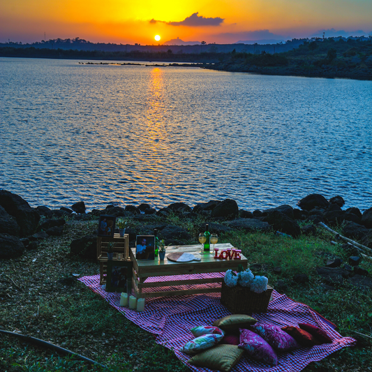 Picnic Date with Luxury Villa Stay